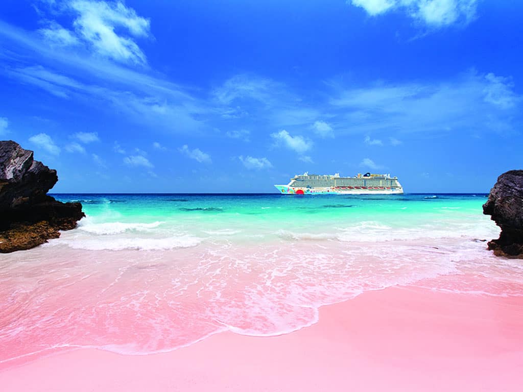 DISCOVERING THE ENCHANTING BEAUTY OF BERMUDA